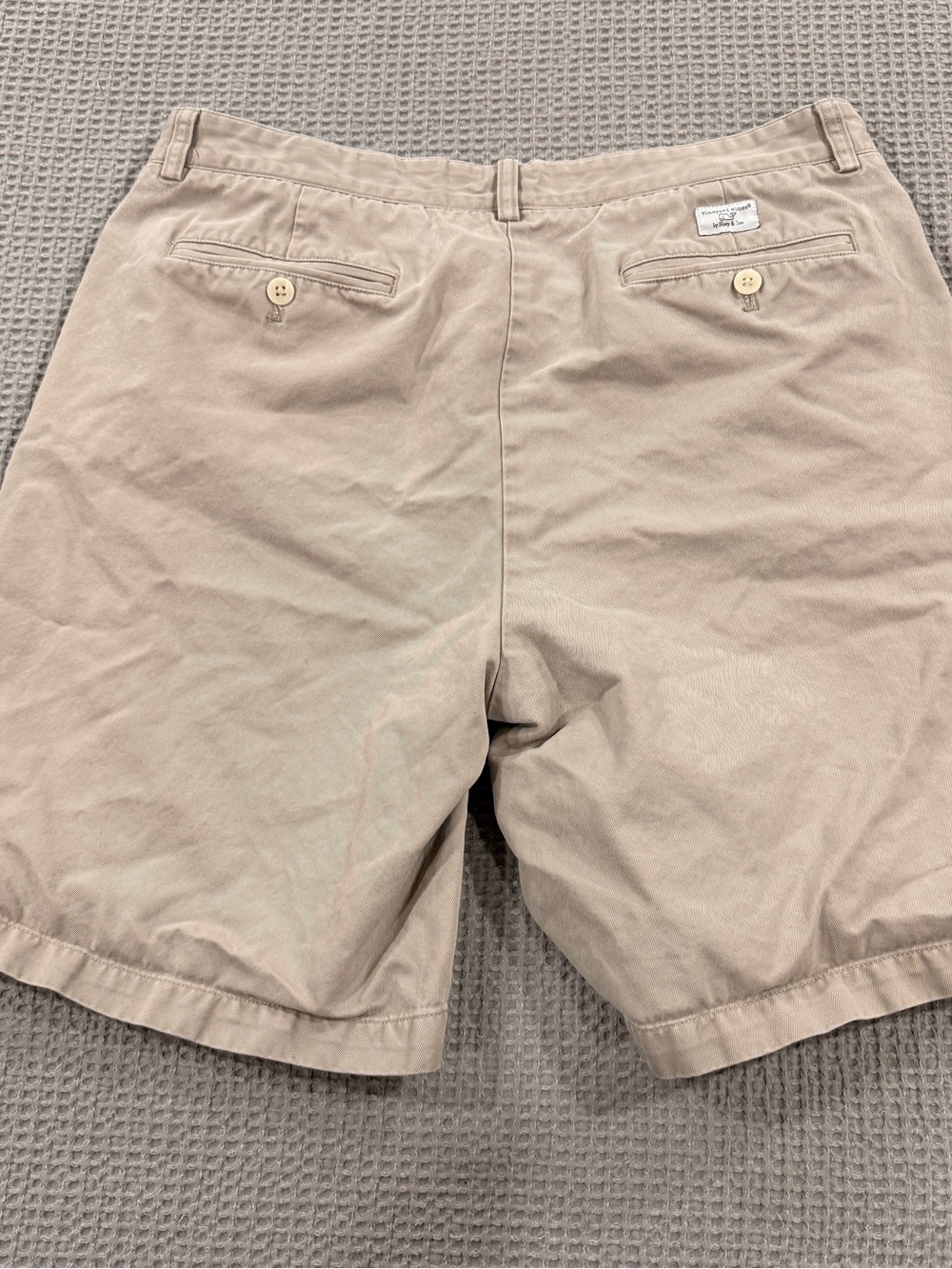 Vineyard Vines Men's Tan Flat-Front Shorts